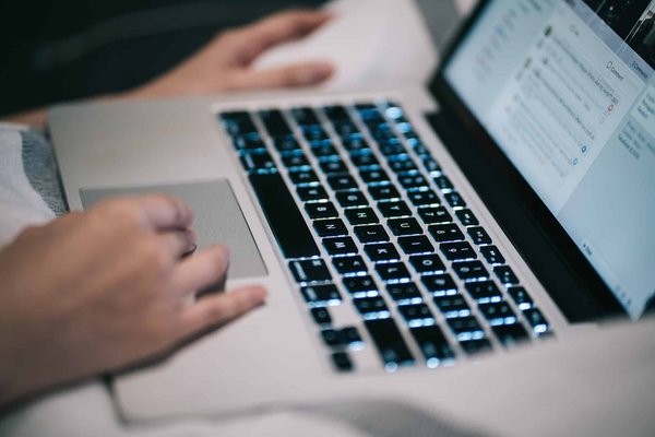 Quel MacBook choisir pour concilier budget et performances ?